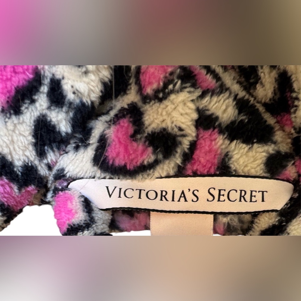 Victoria’s Secret Heart Leopard Print Robe - Picture 5 of 5